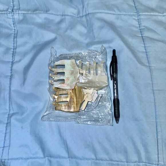 Anthropologie Scalloped Tortoise Hair Claws - Picture 3 of 3